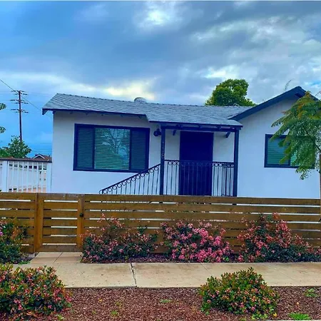 Stunning Urban Farmhouse Minutes From Downtown